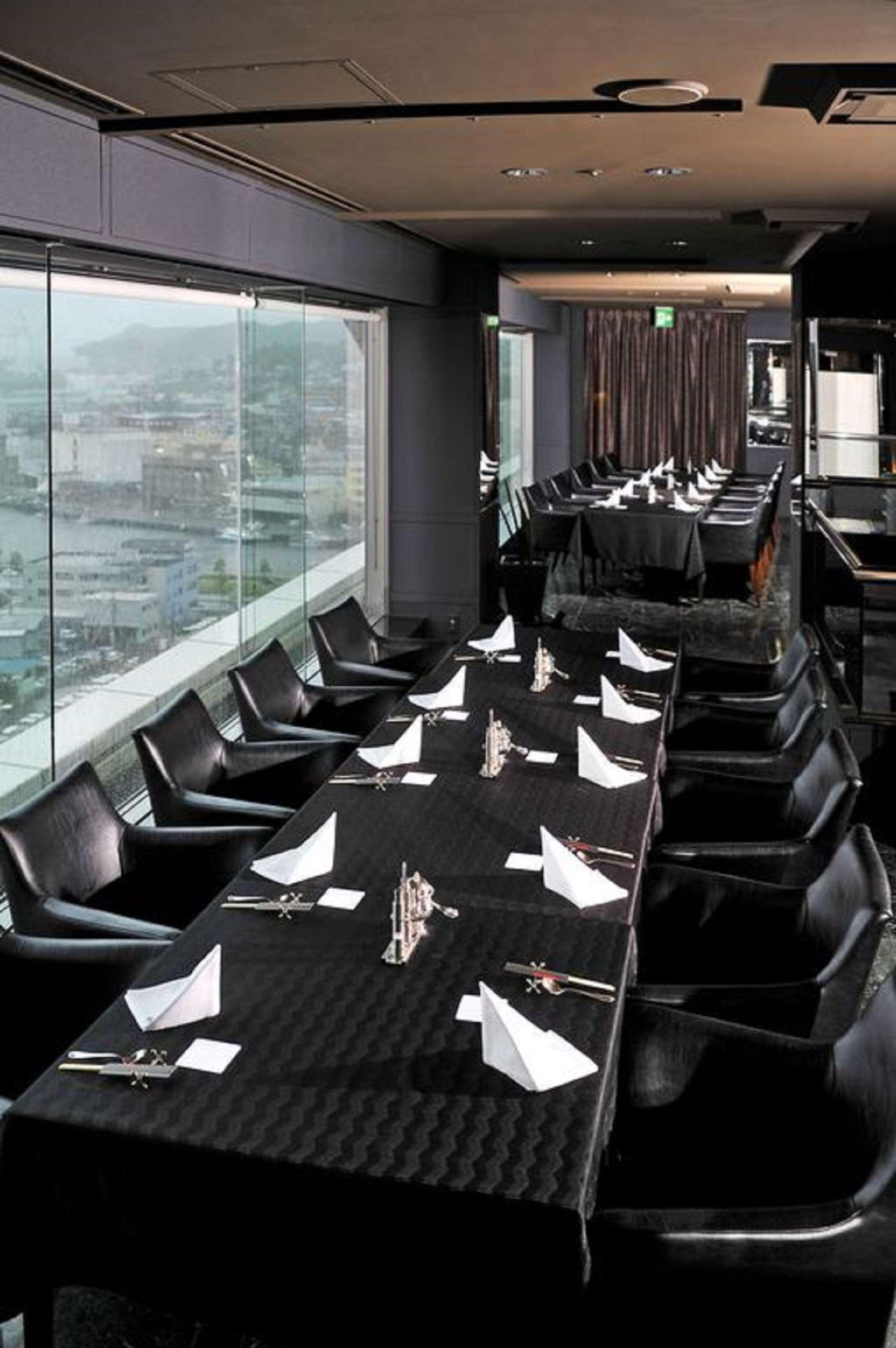 The Global View Nagasaki Hotell Eksteriør bilde The interior of the restaurant