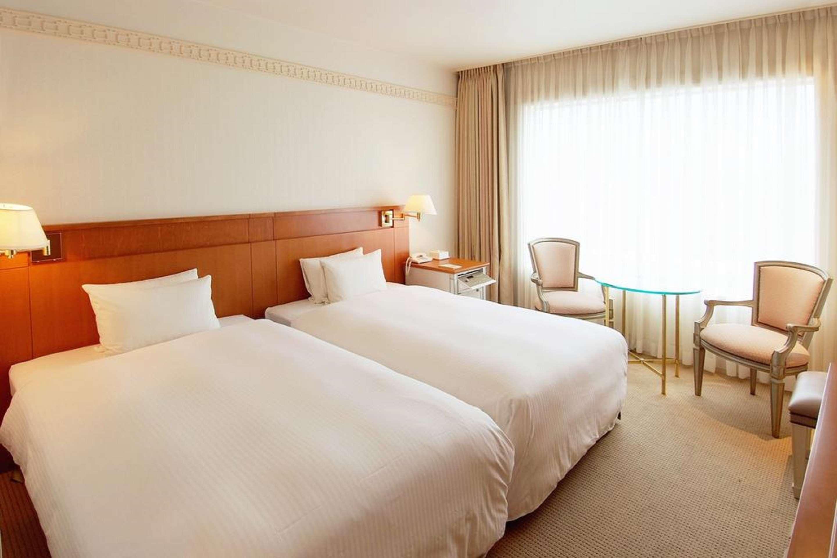 The Global View Nagasaki Hotell Eksteriør bilde A room at the hotel