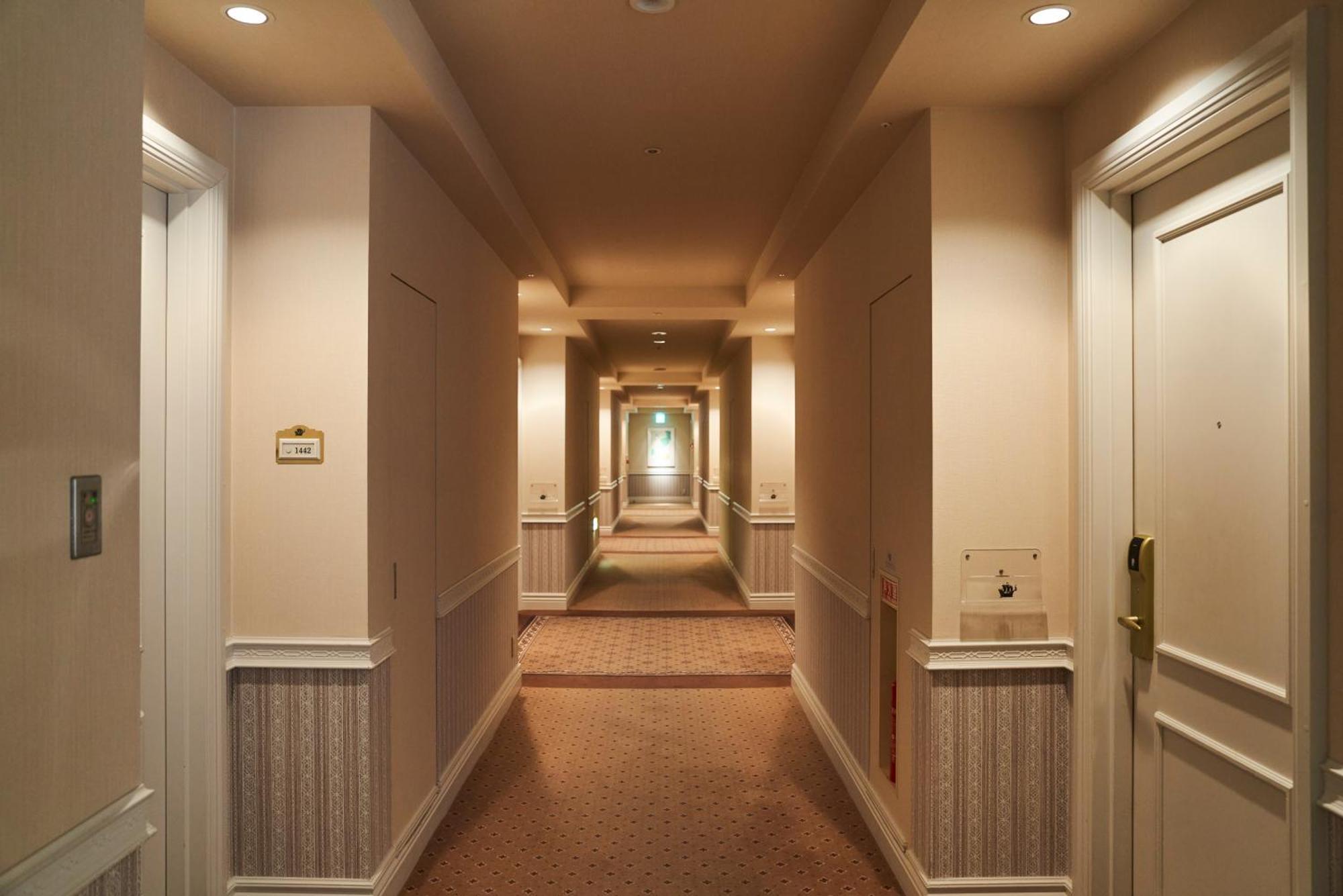 The Global View Nagasaki Hotell Eksteriør bilde A typical corridor