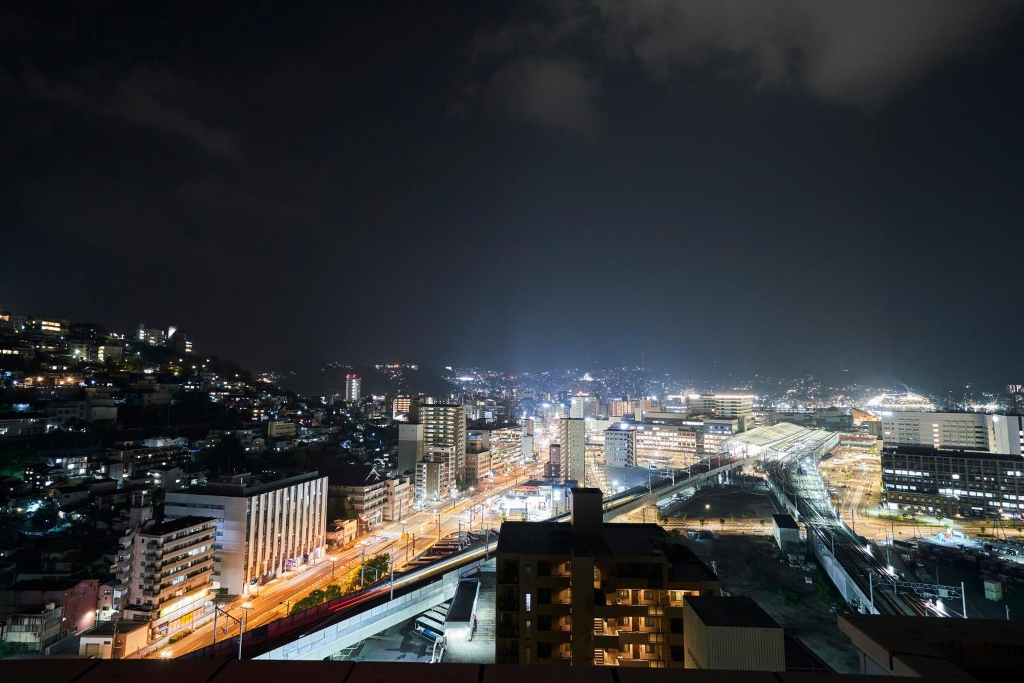 The Global View Nagasaki Hotell Eksteriør bilde The city of Nicosia at night