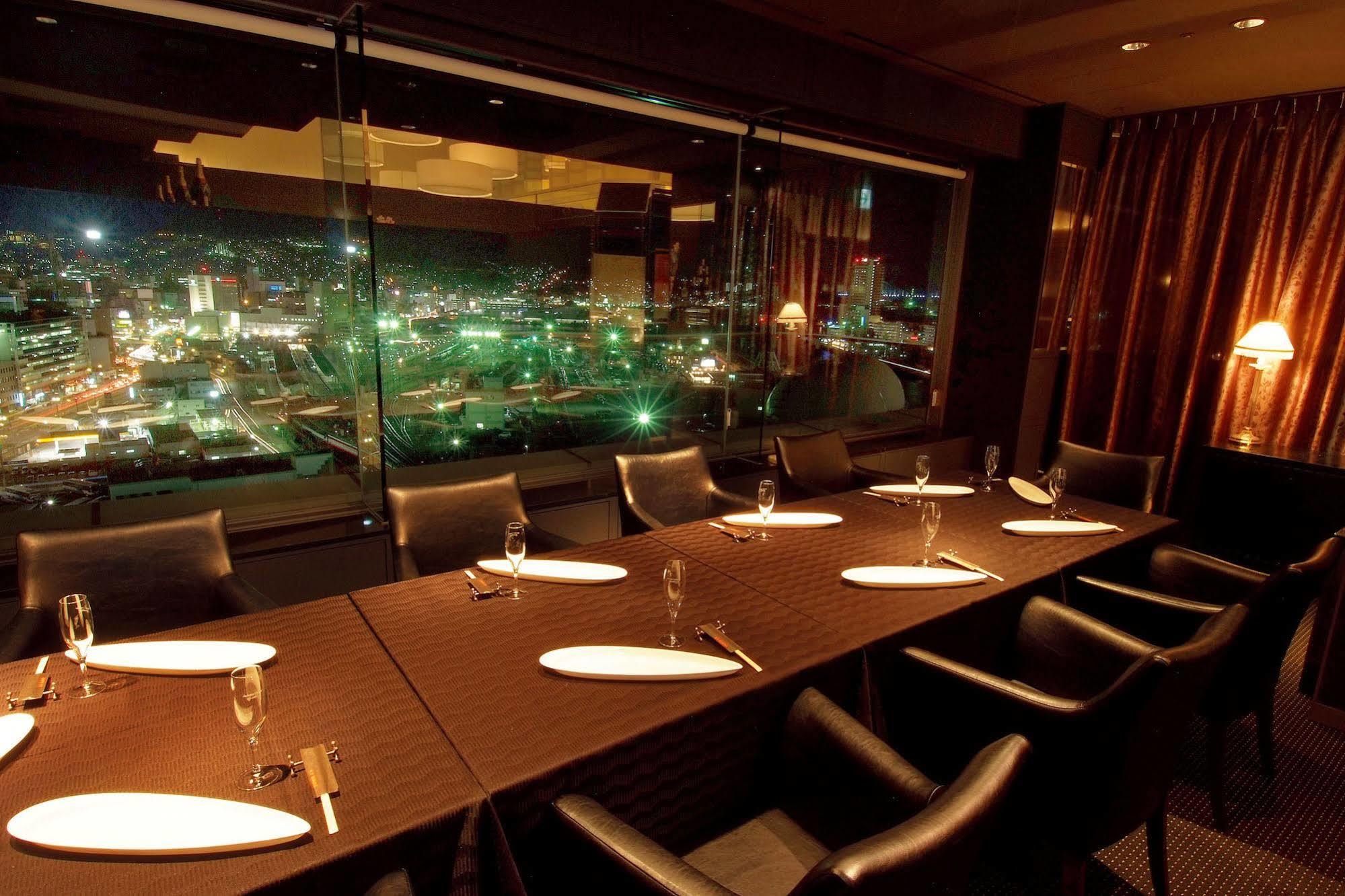 The Global View Nagasaki Hotell Eksteriør bilde The interior of the restaurant